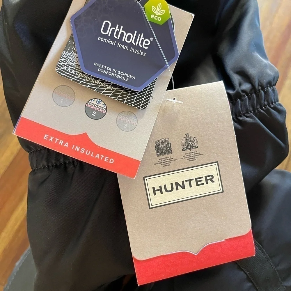 Hunter Wanderer Tall Snow Boots black
